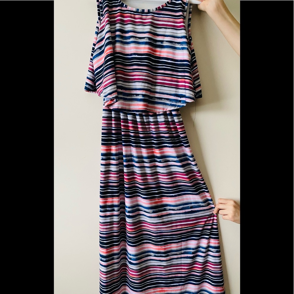 Selling a maxi dress which is perfect for summer time